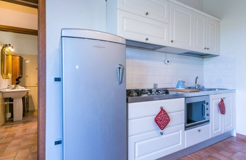 Santa Luce Apartment | Lovely apartment for 3 people with WIFI, pool, TV, pets allowed, panoramic view and parking