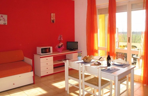 Luni Mare Apartment | Lovely apartment for 4 guests with pool, A/C, WIFI, TV, balcony, pets allowed and parking