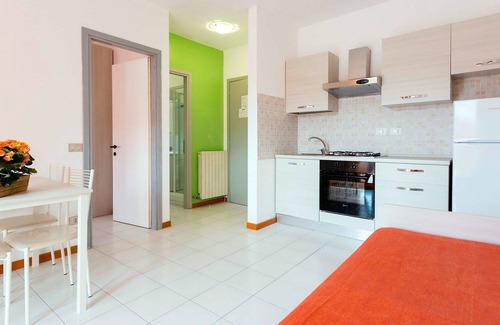 Luni Mare Apartment | Lovely apartment for 4 guests with pool, A/C, WIFI, TV, balcony, pets allowed and parking