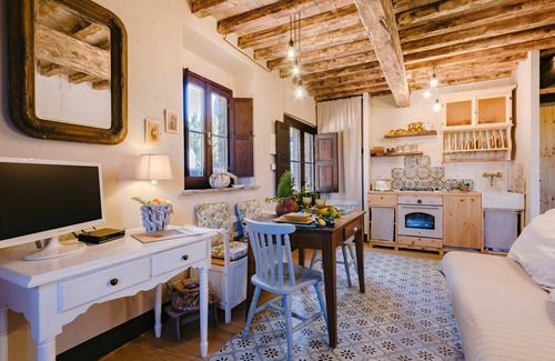 Civitella Paganico Apartment | Lovely apartment for 4 guests with A/C, pool, WIFI, TV, terrace, pets allowed and parking