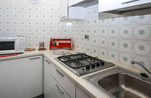 Lignano Riviera Apartment | Lovely apartment for 7 people with A/C, TV, terrace and pets allowed