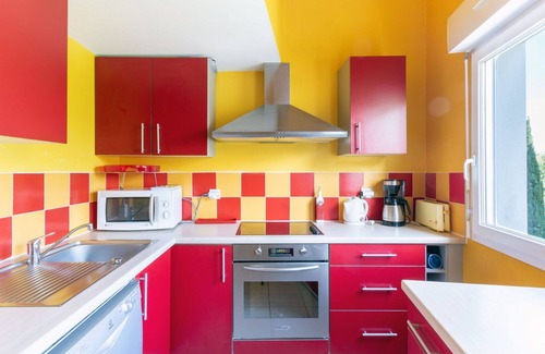 Les Lecques Apartment | Lovely apartment for 6 people with WIFI, A/C, TV, terrace, pets allowed and parking