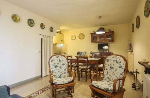 Pieve a Nievole Apartment | Lovely apartment for 4 people with hot tub, A/C, pool, WIFI, TV, patio, pets allowed and parking
