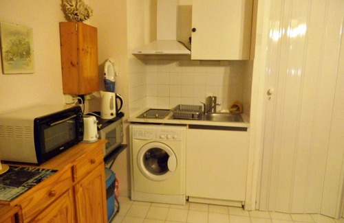 Balaruc-les-Bains House | Lovely apartment in front of little parc, close to laguna lake of Thau.