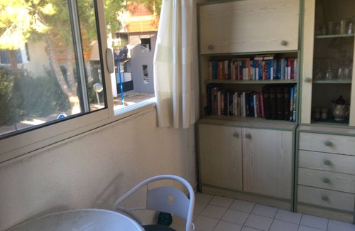 Balaruc-les-Bains House | Lovely apartment in front of little parc, close to laguna lake of Thau.