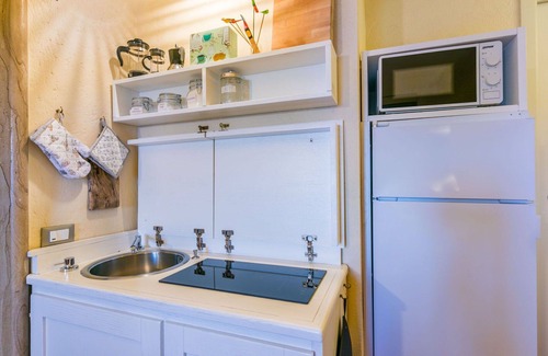 Casale Marittimo Apartment | Lovely apartment for 2 guests with WIFI, terrace and pets allowed