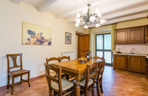 Badia Agnano Apartment | Lovely apartment for 29 guests with WIFI, private pool, TV, patio, pets allowed and panoramic view
