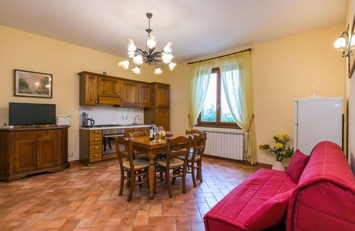 Badia Agnano Apartment | Lovely apartment for 29 guests with WIFI, private pool, TV, patio, pets allowed and panoramic view