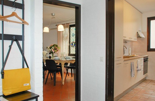 Brusino Arsizio Apartment | Lovely apartment for 4 people with WIFI, TV, patio, pets allowed and parking