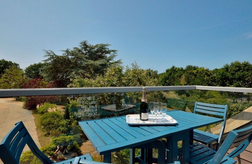 Piriac-sur-Mer Apartment | Lovely apartment for 4 guests with WIFI, TV, balcony and parking