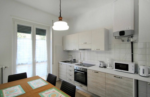 Laveno Apartment | Lovely apartment for 4 guests with WIFI, TV, balcony, pets allowed and parking