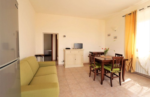 Massa Marittima Villa | Lovely apartment in villa for 4 people with pool, WIFI, TV, terrace, pets allowed and parking