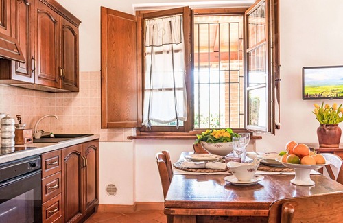 La Pesta House | Lovely apartment in villa for 4 people with WIFI, A/C, TV, terrace, pets allowed and parking