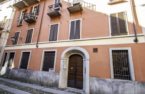 Orta San Giulio Apartment | Lovely apartment for 3 people with TV, pets allowed and parking