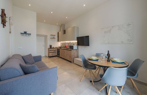 Stazzema Apartment | Lovely apartment for 4 people with WIFI, A/C, TV, terrace and parking