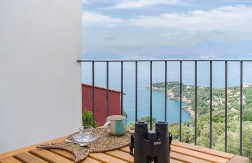 Stazzema Apartment | Lovely apartment for 4 people with WIFI, A/C, TV, terrace and parking