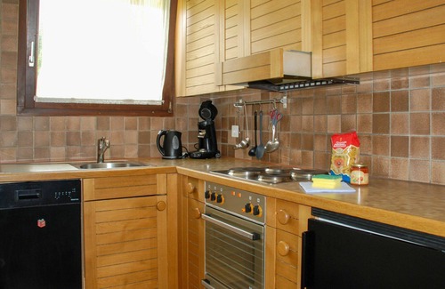 San Bernardino Apartment | Lovely apartment for 4 people with pool, WIFI, TV, balcony, pets allowed, panoramic view and par.