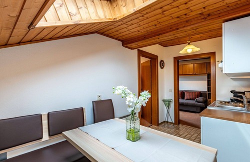 Agsdorf Apartment | Lovely apartment for 4 guests with WIFI, TV, patio, pets allowed and parking