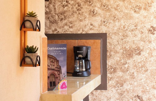 Cuernavaca Apartment | *LOVELY APARTMENT- BEST FOR SOLOS OR COUPLE TRAVELERS*