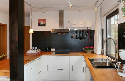 Frankenau House | Lovely apartment in villa for 4 people with WIFI, TV, terrace and pets allowed