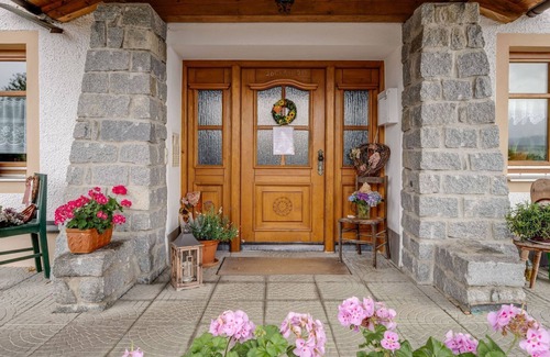 Schwarzenbach Apartment | Lovely Apartment in Schwarzenbach with Sauna