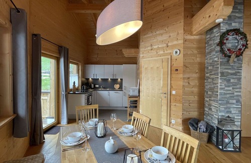 Niederau Apartment | Lovely apartment for 10 people with WIFI, TV, terrace and parking