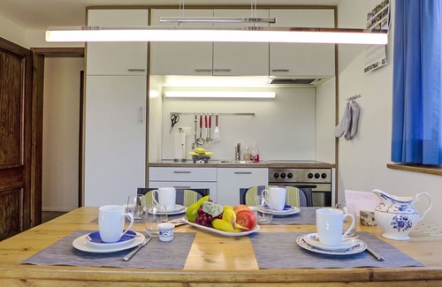 Grindelwald Apartment | Lovely apartment for 4 guests with WIFI, TV, terrace and parking