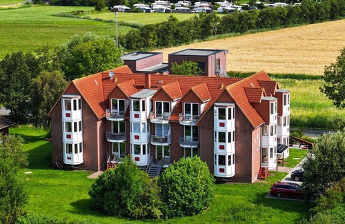 Nordholz Apartment | Lovely apartment for 4 people with WIFI, TV, balcony, pets allowed and parking