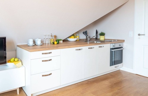 Nordholz Apartment | Lovely apartment for 4 people with WIFI, TV, pets allowed and parking