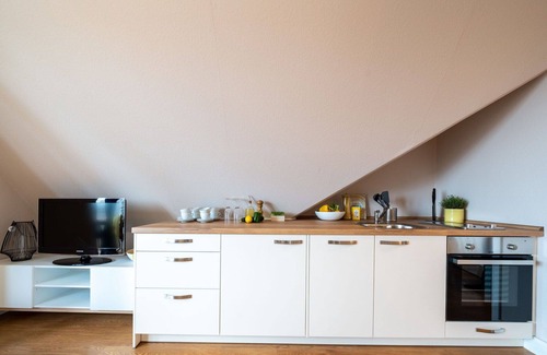 Nordholz Apartment | Lovely apartment for 4 people with WIFI, TV, pets allowed and parking