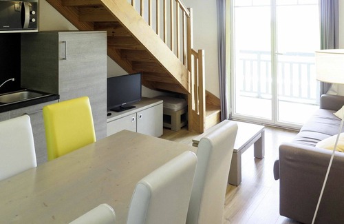 Biscarrosse Plage Apartment | Lovely apartment for 6 people with pool, WIFI, TV, terrace, pets allowed and parking