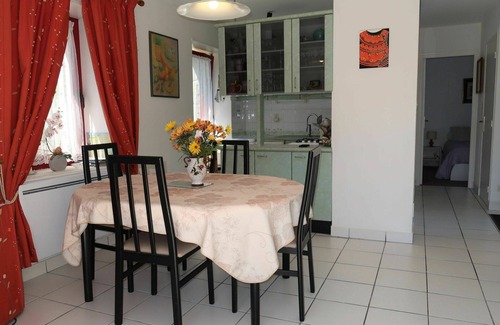 Pont-l'Abbe Apartment | Lovely apartment for 4 guests with WIFI, TV, terrace and parking
