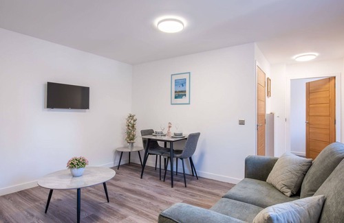 Lossiemouth Apartment | Lovely apartment for 4 guests with WIFI, TV and parking