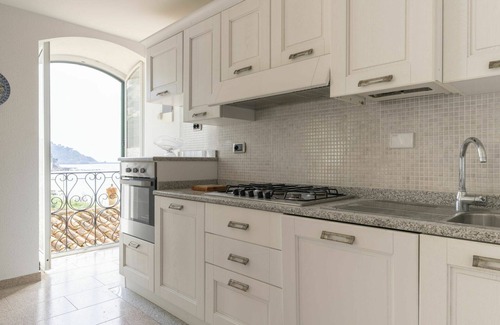 Latte Apartment | Lovely apartment for 4 people with WIFI, pool, TV and parking