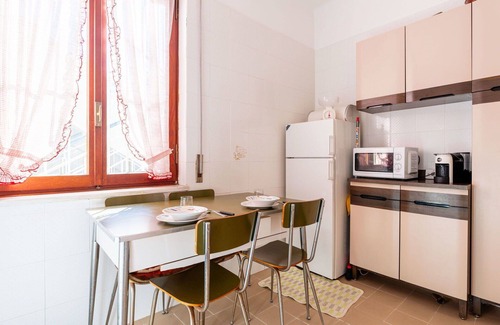 Ventimiglia Apartment | Lovely apartment for 6 people with WIFI, balcony, pets allowed and parking