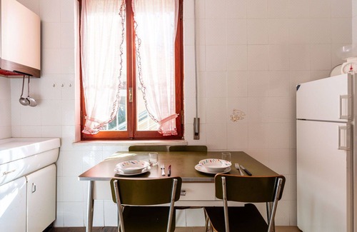 Ventimiglia Apartment | Lovely apartment for 6 people with WIFI, balcony, pets allowed and parking