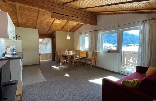 Achenkirch Apartment | Lovely apartment for 5 guests with WIFI, TV, patio and parking
