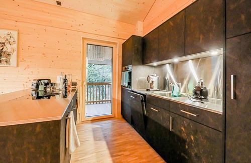 Zweisimmen Apartment | Lovely apartment for 6 guests with WIFI, TV and balcony