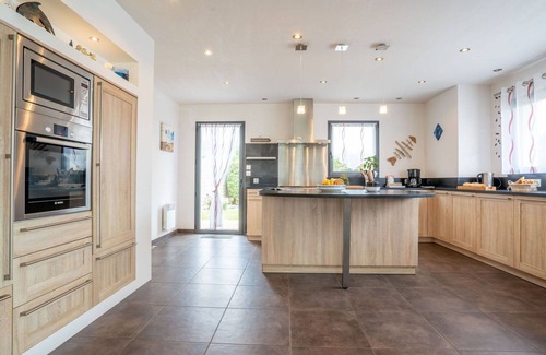 Brignogan-Plage Apartment | Lovely apartment for 4 guests with WIFI, TV and patio