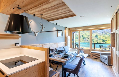 Tignes Apartment | Lovely apartment for 5 guests with WIFI, TV and terrace