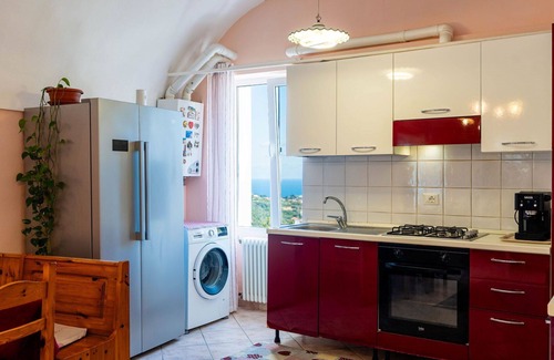 Castellaro Apartment | Lovely apartment for 4 guests with WIFI, pets allowed and parking