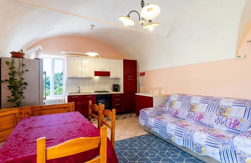 Castellaro Apartment | Lovely apartment for 4 guests with WIFI, pets allowed and parking