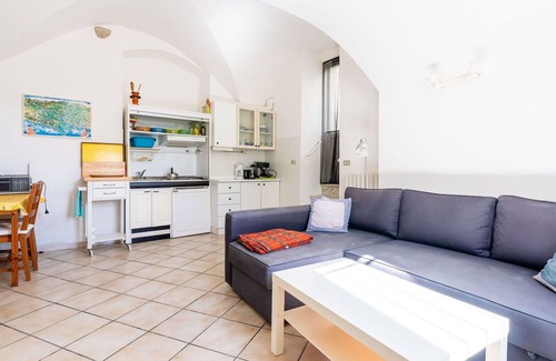 Castellaro Apartment | Lovely apartment for 2 people with terrace, pets allowed and parking
