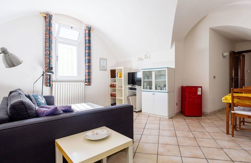 Castellaro Apartment | Lovely apartment for 2 people with terrace, pets allowed and parking