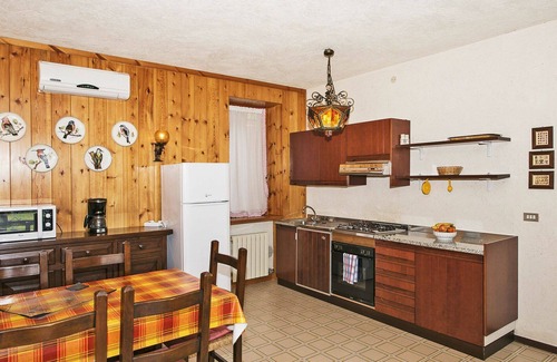 Frader Apartment | Lovely apartment for 6 guests with WIFI, pool, TV, terrace and parking