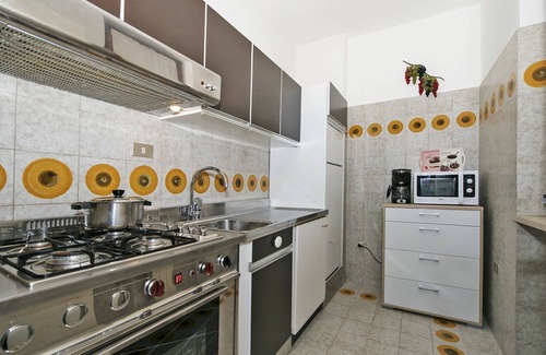 Frader Apartment | Lovely apartment for 6 guests with WIFI, pool, TV, terrace and parking
