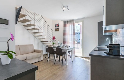 Cecina Apartment | Lovely apartment for 7 people with A/C, WIFI, private pool, TV, terrace, pets allowed and parking