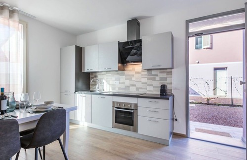 Cecina Apartment | Lovely apartment for 7 people with A/C, WIFI, private pool, TV, terrace, pets allowed and parking