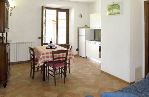 Santa Luce Apartment | Lovely apartment for 4 people with pool, WIFI, TV, patio, pets allowed and parking