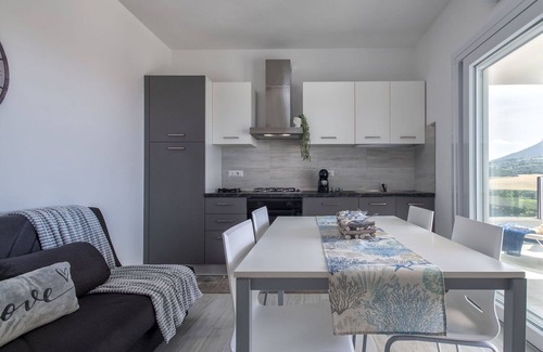 La Muddizza Apartment | Lovely apartment for 5 people with A/C, WIFI, pool, TV, patio and parking